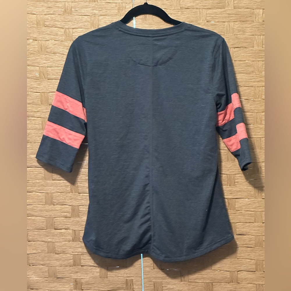 NWOT Flylow Women's Hawkins 3/4 Sleeve Bike Shirt - Picture 2 of 4